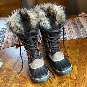 Sorel Joan of Arctic boots